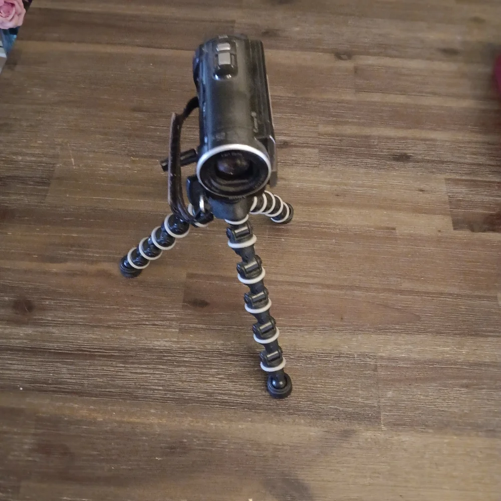 Sony handycam Black Camera with Flexible Tripod